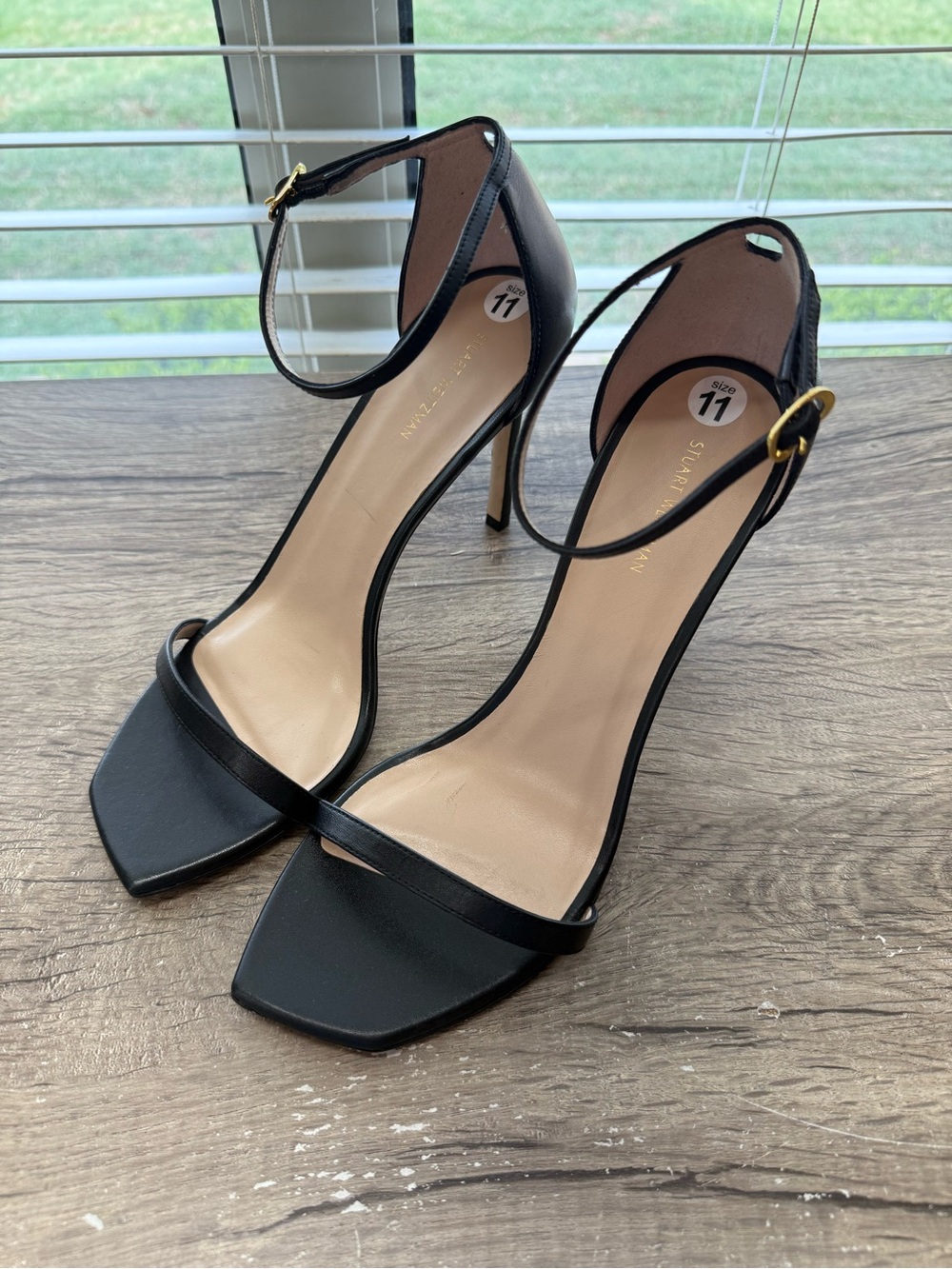 Stuart Weitzman
Nudistcurve 100 Sandals size 11